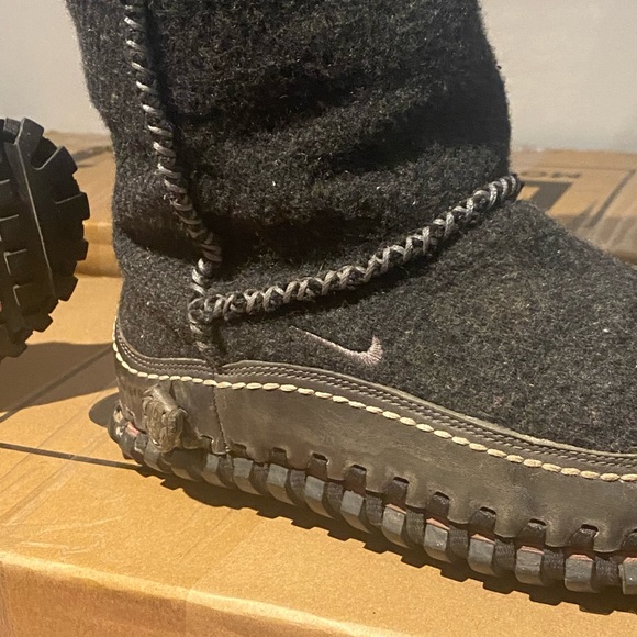 Nike winter track boots. Amazing warm, rubber sole. Sz 7 - Picture 3 of 7